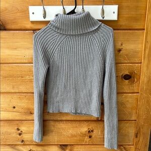 American Eagle Gray Cropped Ribbed Turtleneck Sweater